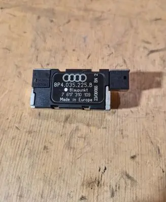 Audi A3 S3 8P Aerial antenna amplifier 7617310109 8P4035225B