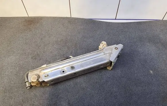 BMW 5 E39 Lift Jack 1093109