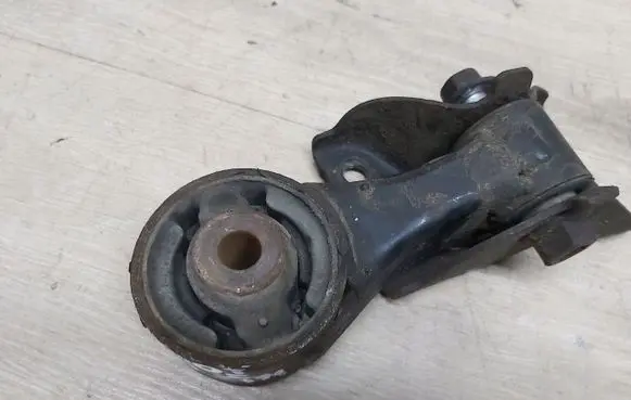 Toyota Aygo AB10 Engine mount vacuum valve 