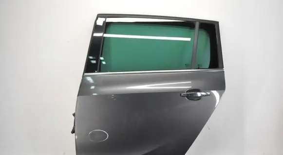 Opel Zafira C Rear door 