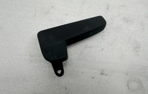 Volkswagen Tiguan Engine bonnet (hood) release handle 3C2823533