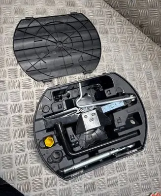 Opel Grandland X Tool set 301063 206105 9817458480