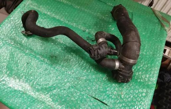 BMW X5 F15 Engine coolant pipe/hose 8578987 6269713