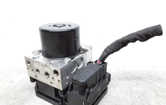 Volvo XC60 ABS Pump 30681619