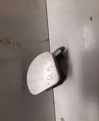 Renault Megane II Front door lower hinge 