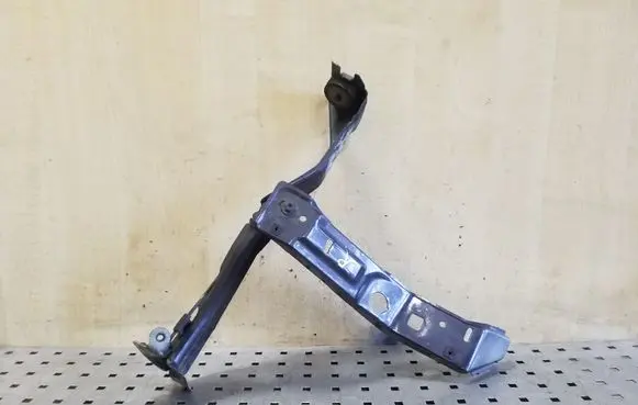 Audi A6 S6 C4 4A Radiator mount bracket 4A0805808