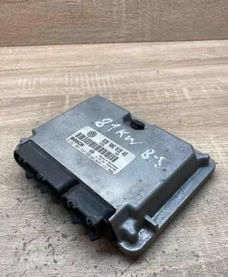 Volkswagen PASSAT B5 Engine control unit/module ECU 038906018AS 0281001724