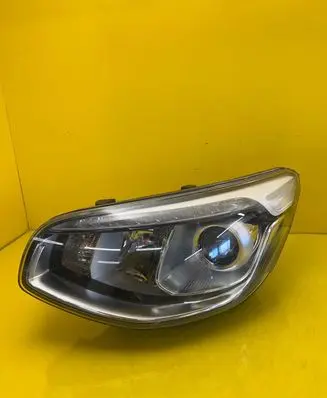 KIA Soul Headlight/headlamp 92102-B2