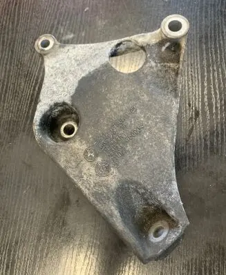 BMW 1 F20 F21 Engine mounting bracket 6788611 ENAC46000 68572910