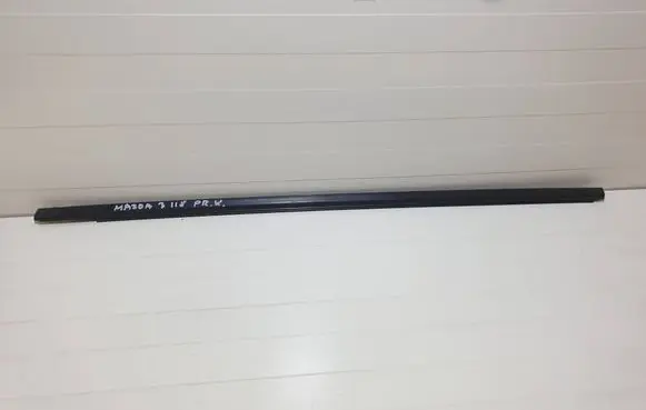 Mazda 3 I Front door glass trim molding 