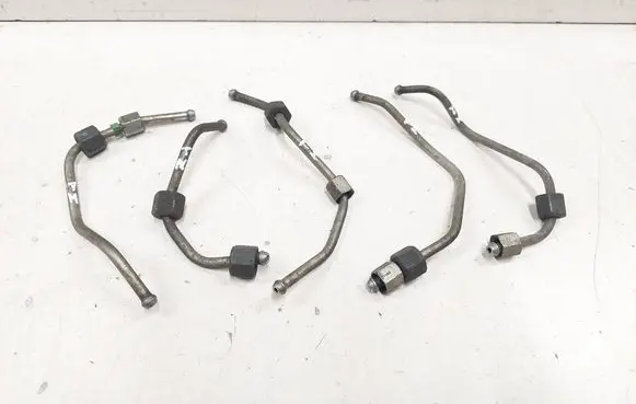 Volvo V50 Fuel injector supply line/pipe 