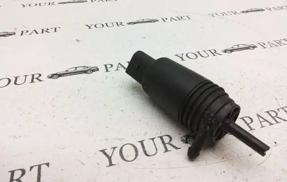 BMW 5 E39 Windscreen/windshield washer pump 8377612