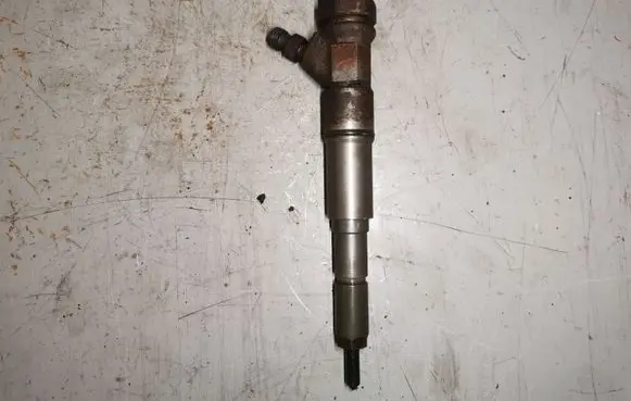 BMW 1 E81 E87 Fuel injector 7793836 0445110216