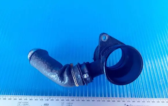 Ford Focus Intercooler hose/pipe AV616C784AD