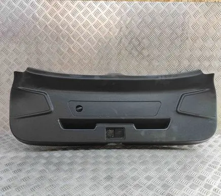 Tailgate trim
