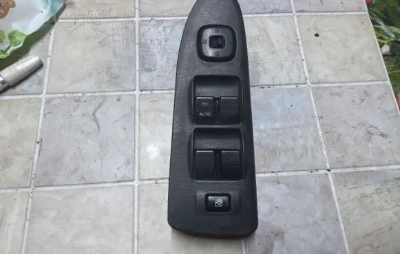 Mazda 626 Electric window control switch