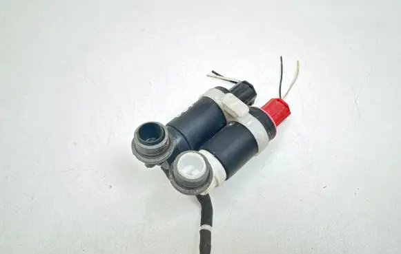 Honda CR-V Windscreen/windshield washer pump