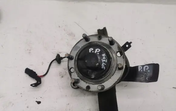 Hyundai Lantra II Front wheel hub spindle knuckle