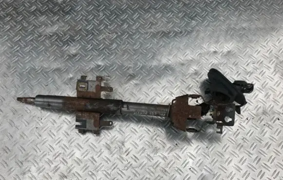 Mazda 323 Steering wheel axle