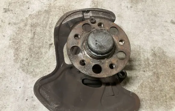 Mercedes-Benz C W204 Front wheel hub spindle knuckle 