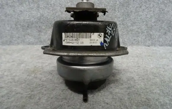 BMW X5 E70 Engine mount bracket 6784416