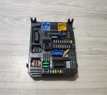 Peugeot Rifter Fuse box set 9830707680