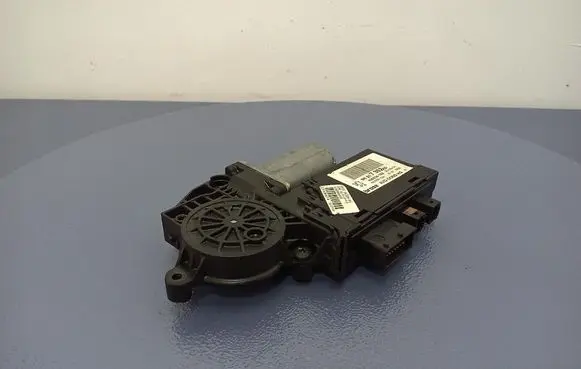 Peugeot 307 CC Front door window regulator with motor 9651735280