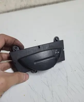 Mercedes-Benz E W211 Parking (PDC) sensor switch 2118206510 03751220