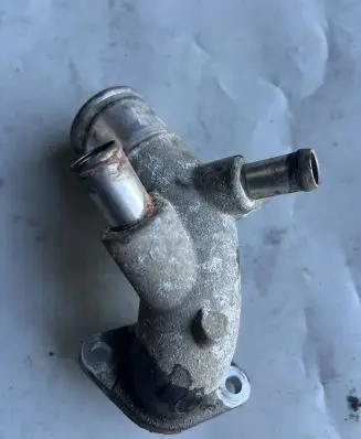Toyota Land Cruiser (J120) Engine coolant pipe/hose