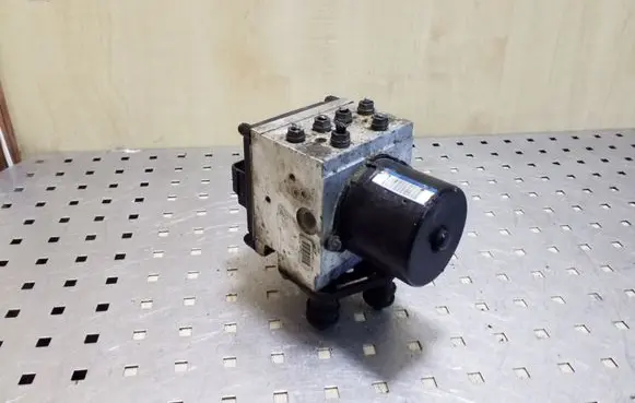 Volkswagen PASSAT B6 ABS Pump 3C0614095M 15747502B 15747702