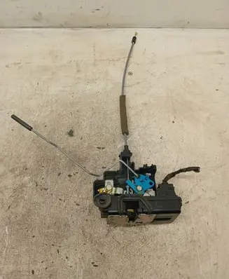Opel Antara Rear door lock