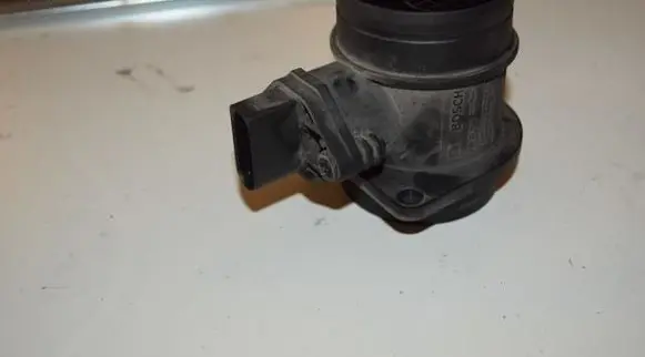 Skoda Octavia Mk2 (1Z) Mass air flow meter 038906461B