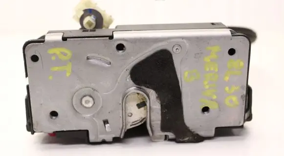 Opel Meriva B Rear door lock 