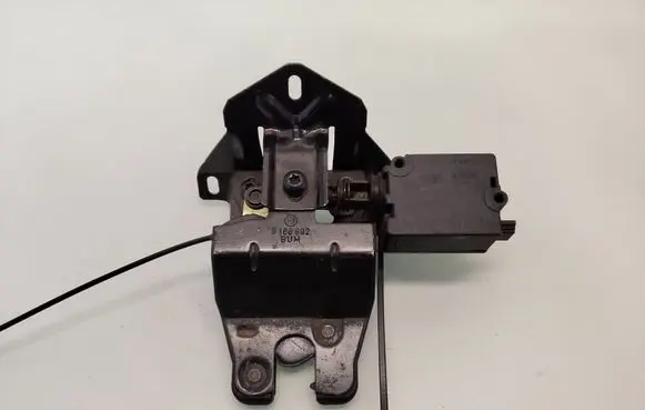 BMW 5 E39 Tailgate/trunk/boot lock/catch/latch 8168892