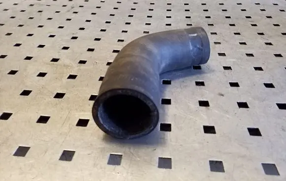 Opel Frontera B Engine coolant pipe/hose