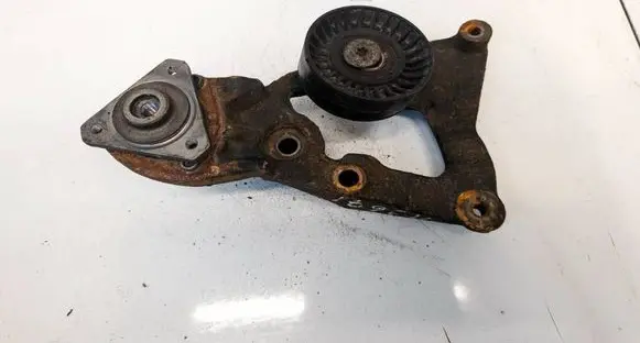 Volkswagen Crafter Engine mounting bracket