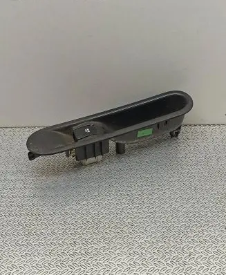 Renault Espace - Grand espace IV Electric window control switch 8200327947 31144M