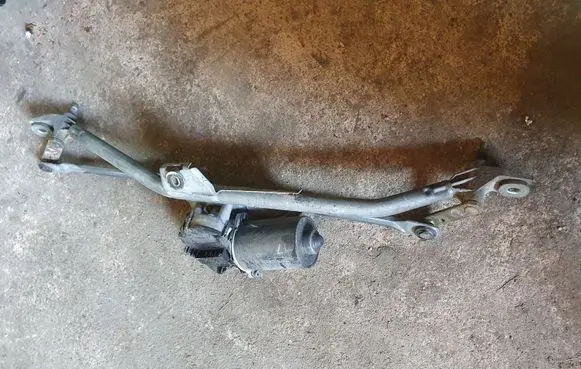 Audi A6 S6 C5 4B Front wiper linkage and motor