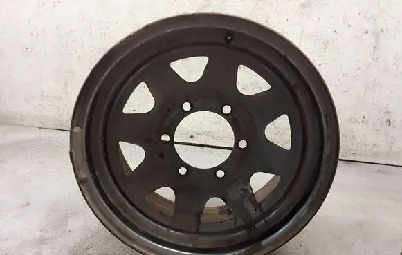 Nissan Patrol Y60 R15 steel rim 