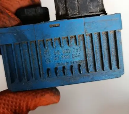 Opel Corsa D Glow plug pre-heat relay 55557760 51299044