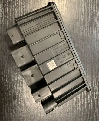 BMW 2 F46 Current control relay 8589907