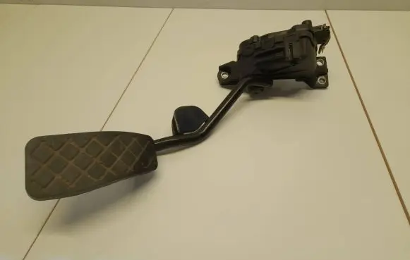 Audi A4 S4 B7 8E 8H Accelerator throttle pedal 8E2721523E