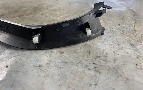 Toyota Land Cruiser (J120) Centre console side trim front 5883360060