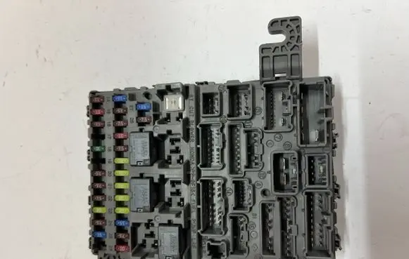 Honda FR-V Fuse module SHG011