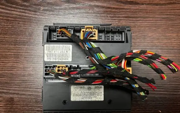 Volkswagen Transporter - Caravelle T5 Central body control module 7H7970292N 7H7970292