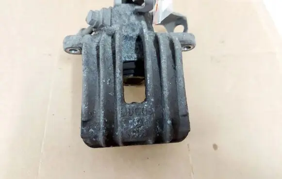 Volkswagen Polo V 6R Rear brake caliper