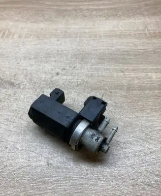 Renault Trafic I Vacuum valve 8200609085 RENAULTVALVEVACUUM