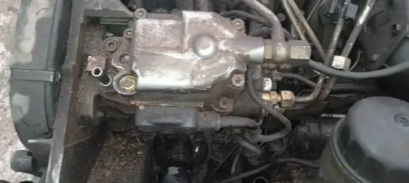 Skoda Octavia Mk1 (1U) Fuel injection high pressure pump 0460404977 038130107D