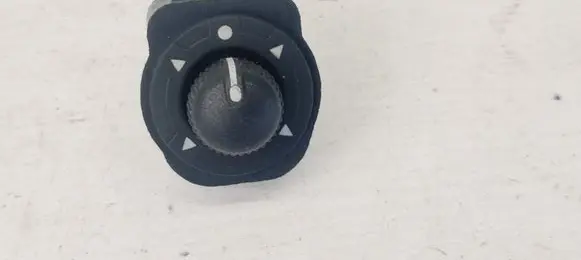 Wing mirror switch