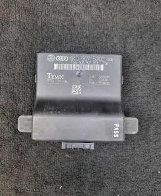Audi A3 S3 8P Gateway control module 1K0907530D 1K0907951